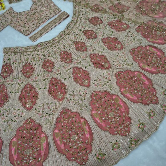 DESIGNER LEHENGA - Picture 10 of 15